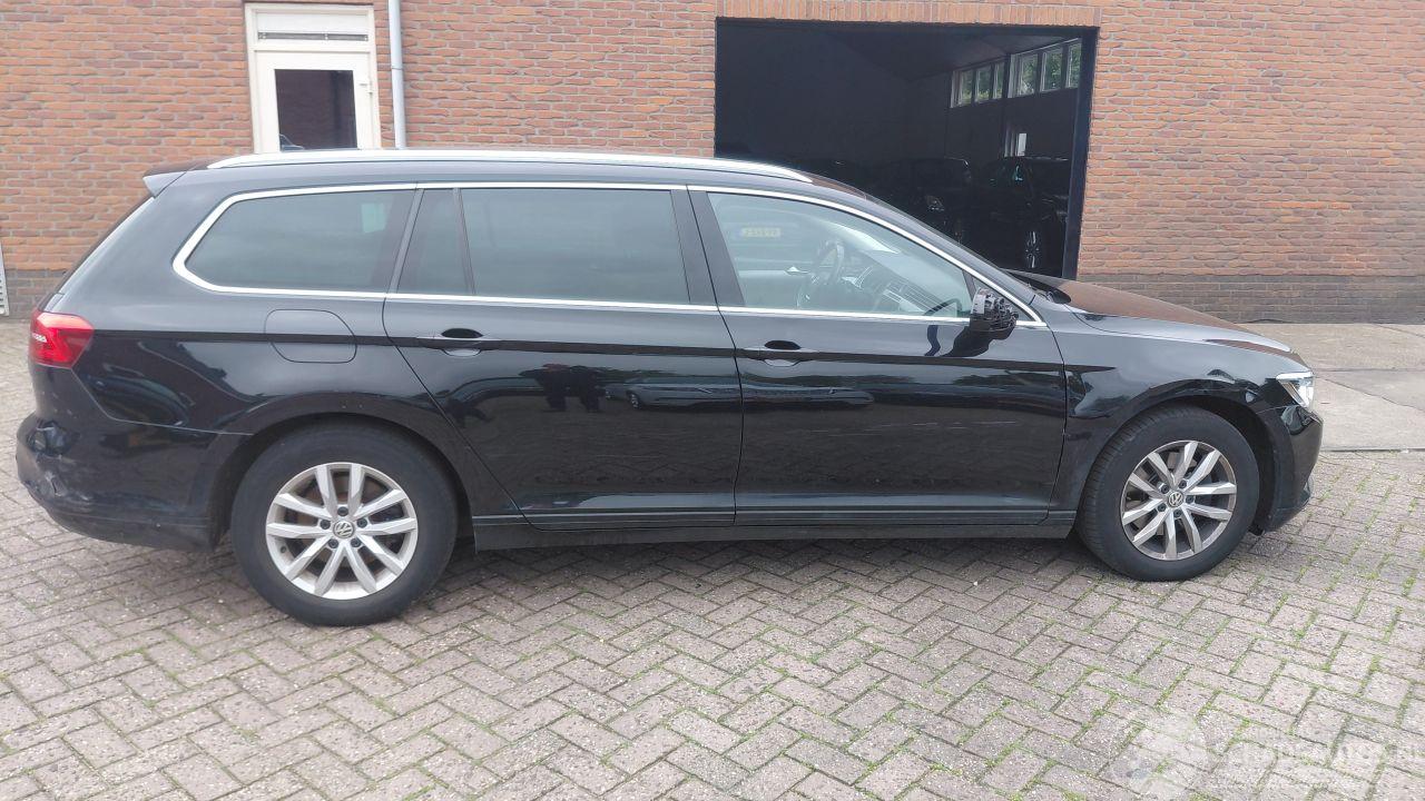 Volkswagen Passat 1.6 tdi 120pk  automaat  navi clima