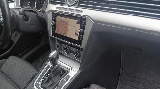 Volkswagen Passat 1.6 tdi 120pk  automaat  navi clima picture 8