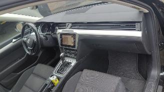 Volkswagen Passat 1.6 tdi 120pk  automaat  navi clima picture 5