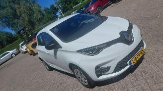 Coche accidentado Renault Zoé r110  cars 52kwh  navi clima 2021/7