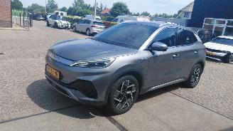 krockskadad bil auto BYD Atto 3 204pk   clima leer pano  60kwh 2024/6