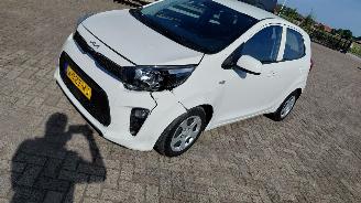 damaged passenger cars Kia Picanto 1.0 dpi  5drs airco 2022/11