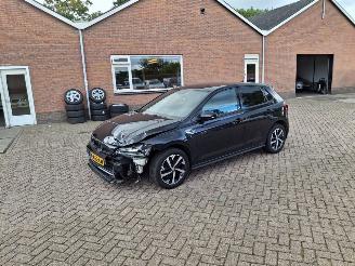 damaged passenger cars Volkswagen Polo 1.6 tdi 95pk automaat 2019/5