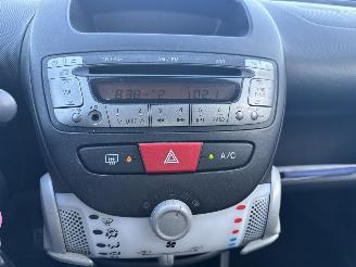 Peugeot 107 1.0 ACTIVE AIRCO RIJDBARE SCHADE! BOUWJAAR 2013  1750 EURO picture 12