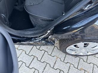 Peugeot 107 1.0 ACTIVE AIRCO RIJDBARE SCHADE! BOUWJAAR 2013  1750 EURO picture 3