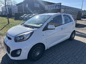 Coche accidentado Kia Picanto 1.0 CVVT ECONOMY  AIRCO LICHTE SCHADE! BOUWJAAR 2014 2150 EURO 2014/2