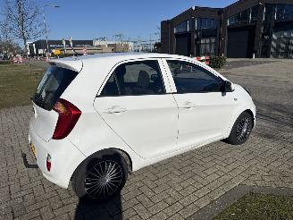 Kia Picanto 1.0 CVVT ECONOMY  AIRCO LICHTE SCHADE! BOUWJAAR 2014 2150 EURO picture 4