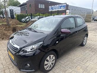 Damaged car Peugeot 108 1.0e-VTI BLEU LION 74463 KM BOUWJAAR 2017 LICHTE SCHADE! 4600 2017/4