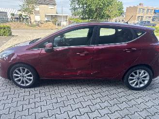 Ford Fiesta 1.0 AUTOMAAT TITANIUM RIJDBARE SCHADE BOUWJAAR 2017 7850 EURO picture 4