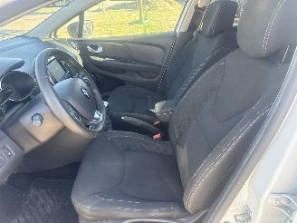 Renault Clio 0.9 LIMITED RIJDBARE SCHADE! 116187 KM NAP BOUWJAAR 2020 5100 picture 10