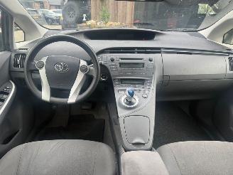 Toyota Prius 1.8 HYBRID picture 2