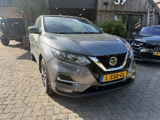 skadebil auto Nissan Qashqai 1.3 AUTOMAAT NAVI CAMERA STOELVERWARMING KEYLESS 2020/4