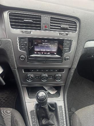 Volkswagen Golf 1.2 TSI Business Edition Connected picture 15