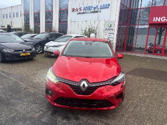 Vaurioauto  passenger cars Renault Clio 1.0 TCE INTENS 2020/10