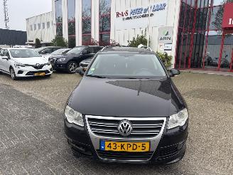 Vaurioauto  passenger cars Volkswagen Passat 2.0 125 KW 2010/1