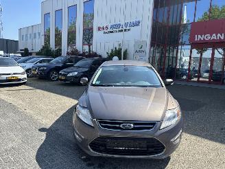 Voiture accidenté Ford Mondeo 2.0 16V LIMITED 2012/1