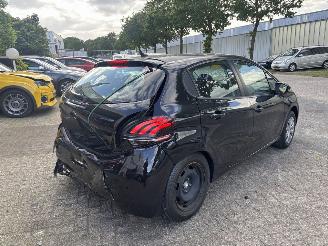 Peugeot 208 1.2 PT ALLURE picture 6