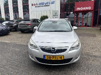 Schadeauto Opel Astra SPORTS TOURER 1.4 T EDITION 2011/3