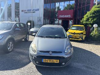 Unfallwagen Fiat Punto 1.3d Multijet 2011/8