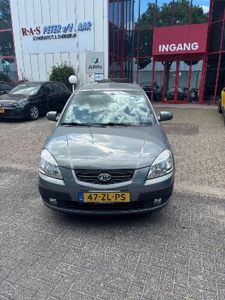 Coche accidentado Kia Rio  2008/3