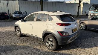 Hyundai Kona 1.6 GDI HEV FASHION BIJGELUID IN MOTOR picture 4