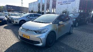 Volkswagen ID.3 BEV 52KWH 125KW PURE ORANJE EDITION AUTO picture 2