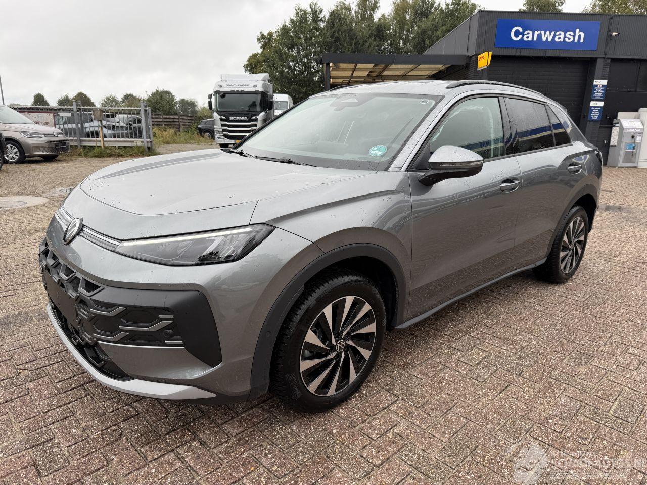 Volkswagen T-Roc 1.5 e-TSi DSG Goal. Nieuwste model