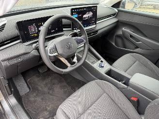 Volkswagen T-Roc 1.5 e-TSi DSG Goal. Nieuwste model picture 29