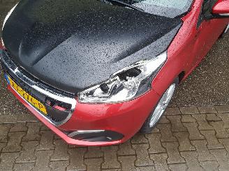 Peugeot 208 1.2 PureTech Signature picture 9