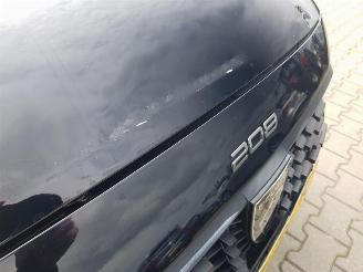 Peugeot 208 1.2 PureTech 100 Style picture 9