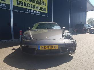 Porsche 718 Cayman 2.0 picture 3