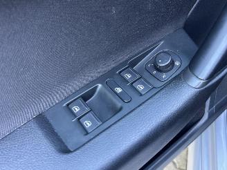 Volkswagen Passat Variant 1.6 TDI BlueMotion Executive Edition picture 24