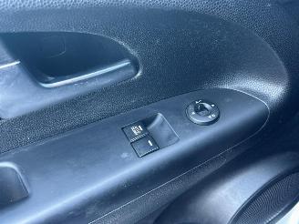 Kia Venga 1.6 CVVT First Edition picture 22