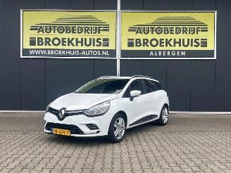 damaged passenger cars Renault Clio Estate 0.9 TCe Zen 2017/5