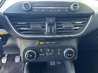 Ford Focus Wagon 1.0 EcoBoost Trend Edition Business picture 21