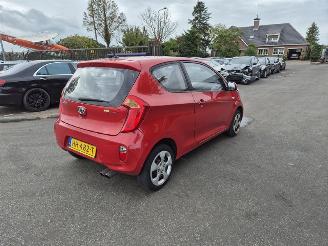 Unfallwagen Kia Picanto 1.0 12V 2012/7