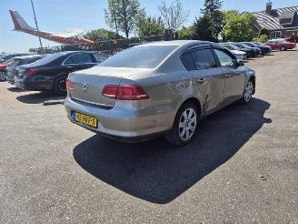Damaged car Volkswagen Passat 1.6 TDi 2012/6