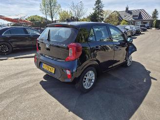 damaged passenger cars Kia Picanto 1.0 12v 2021/1
