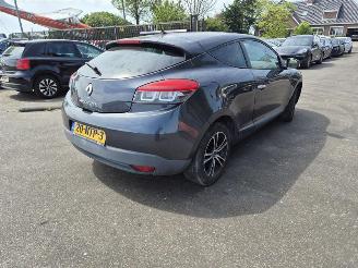 Coche accidentado Renault Mégane Coupe 1.6 16v 2010/11