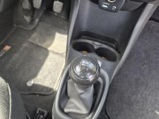 Peugeot 108 1.0 12v picture 9