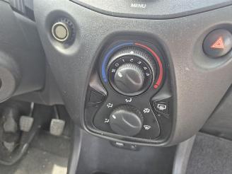 Peugeot 108 1.0 12v picture 8