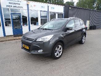 Coche accidentado Ford Kuga 1,5 eco boost trend edition 2015/4