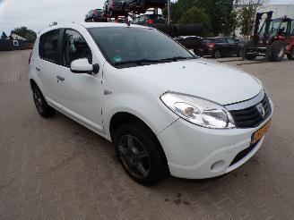 Dacia Sandero Laurtate 1.2-16v picture 2