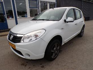 Dacia Sandero Laurtate 1.2-16v picture 1