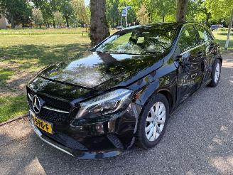 Schadeauto Mercedes A-klasse 100 kW (136 PK)  2143 cc. 2017/7