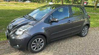 Coche accidentado Toyota Yaris  2010/1