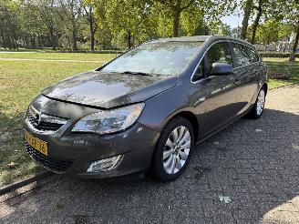 Unfallwagen Opel Astra SPORTS TOURER 2013/1