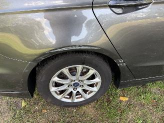 Ford Mondeo  picture 13