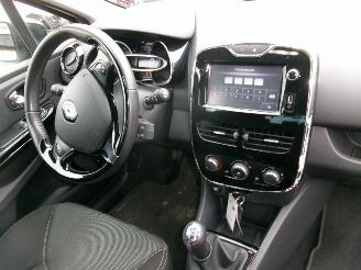 Renault Clio 0.9 Comfort 5 Drs picture 18