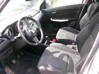 Suzuki Swift 1.2 Comfort 5 Drs HB picture 17